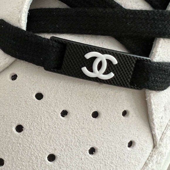 NEW Chanel 22A White Black Suede CC Flat Lace Up Tie Runner Trainer Sneaker 38 - Picture 6 of 16